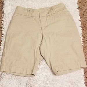 Women’s Lee Stretch Bermuda Shorts  SZ 6M